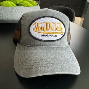 Von Dutch gray and yellow hat